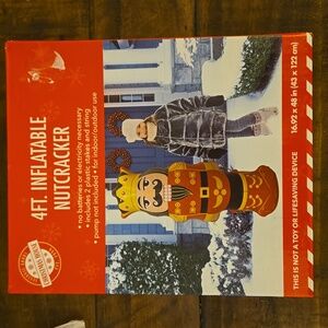 4 ft INFLATABLE NUTCRACKER